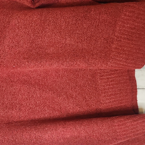 🎅Wonderly Deep Red V-Neck Sweater XL - Picture 6 of 7